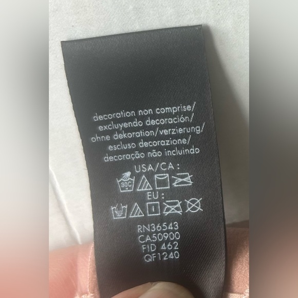 Calvin Klein Size 32a bra, NWT - Picture 8 of 10